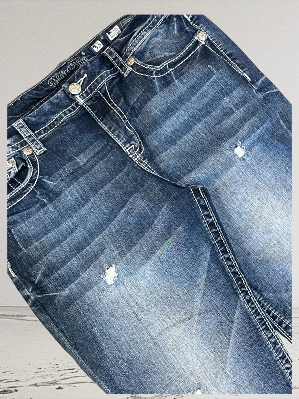 Miss Me Women's Mid-Rise Easy Crop, Distressed, Blue Denim Jeans Size 33 - Picture 2 of 8